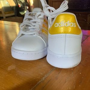 Adidas grand court EE9687 sz 10 cloud foam